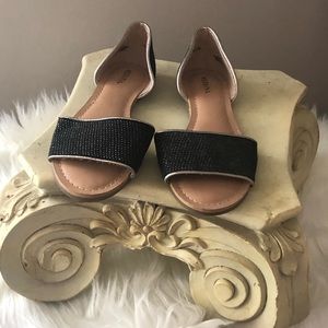 Open toe flats